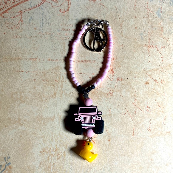 Silicone 4x4 Jeep Duck Rearview Mirror Charm-Keychain-Bag Charm-Beaded Bracelet - Picture 1 of 7